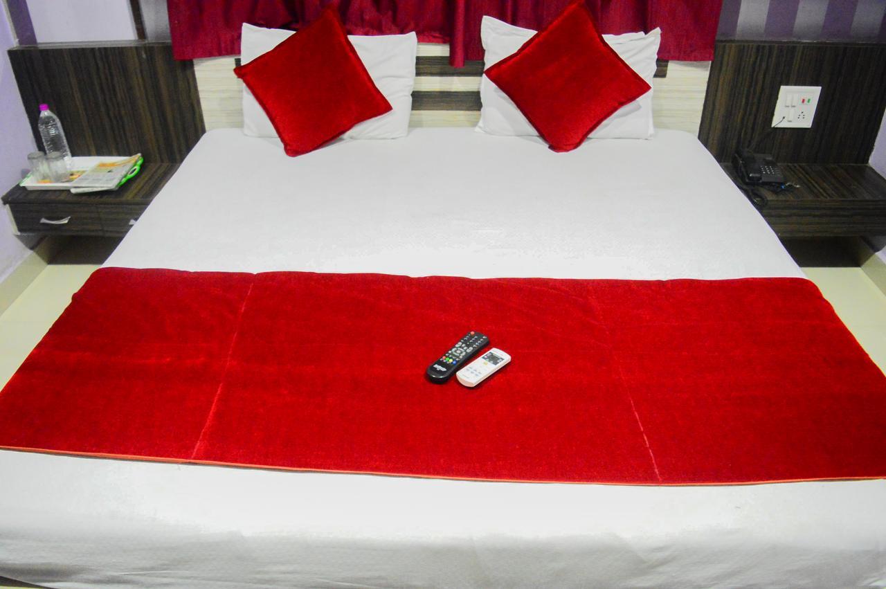 Hotel Royal Palace - 150 Meters From Mahakal Temple Ujjain Extérieur photo