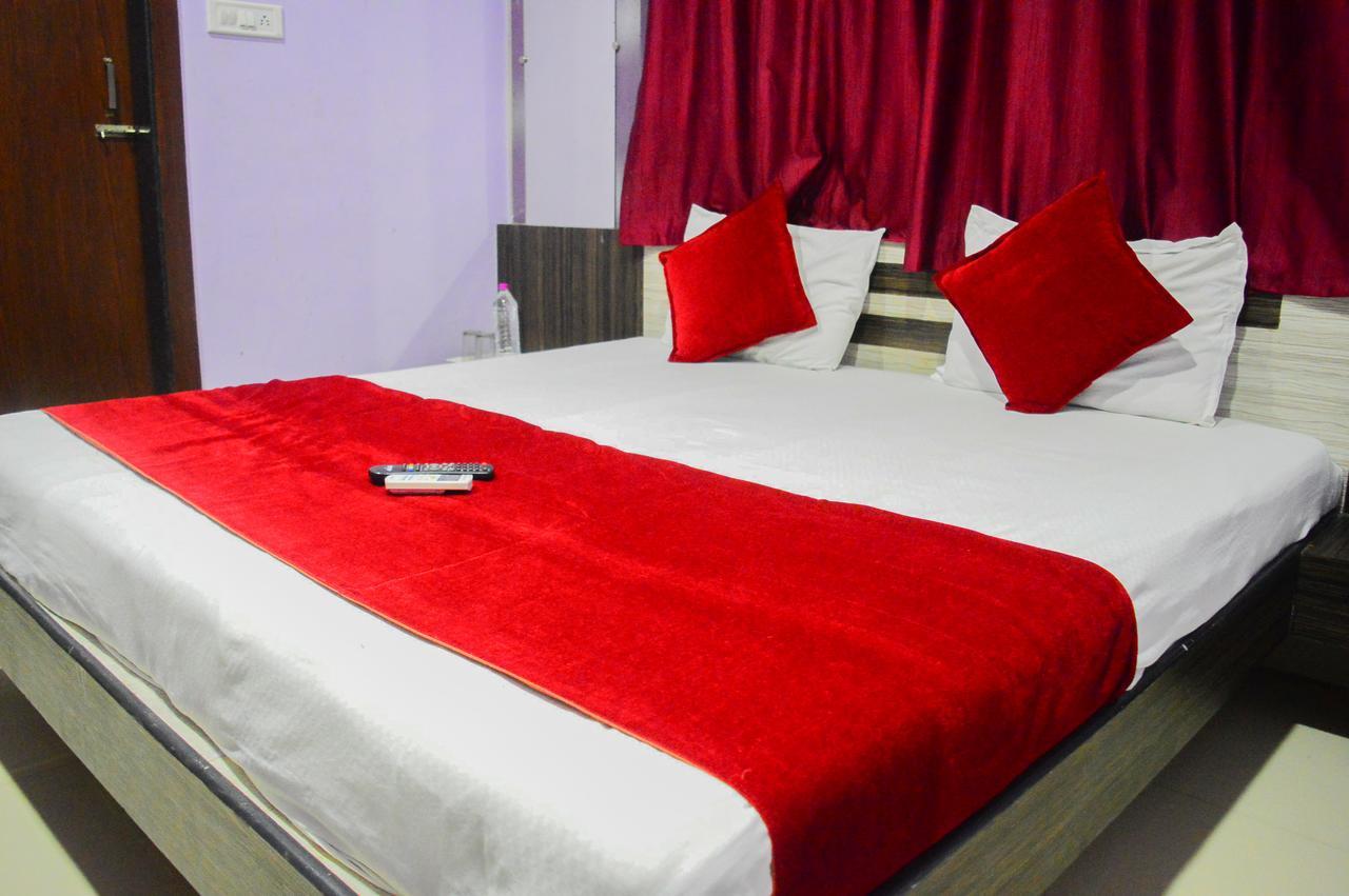 Hotel Royal Palace - 150 Meters From Mahakal Temple Ujjain Extérieur photo
